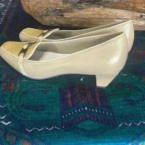 Trotters women’s size 7, beautiful vintage looking shoes. - Picture 5 of 10